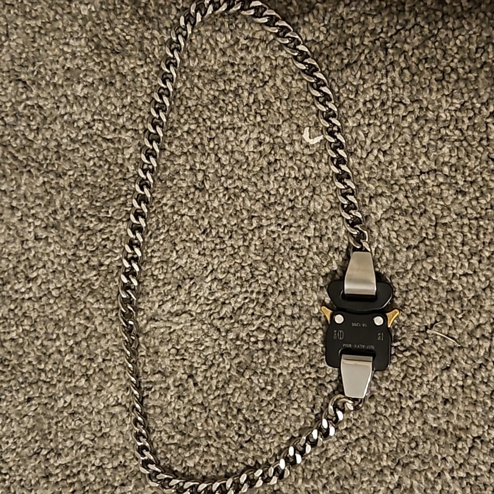 1017 aylx black chain